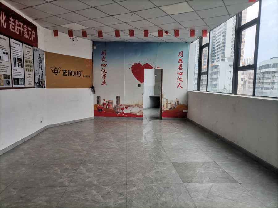 青秀区商铺 青秀区中医一附院旁新源大厦电梯直达四楼商铺招租 实景图