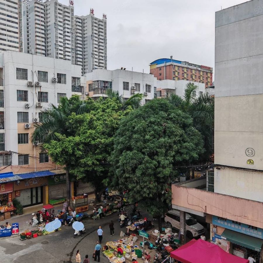 青秀区秀安商铺 秀安菜市旁小区人流量大，休闲亲子运动场馆 价格面议！速联！ 实景图