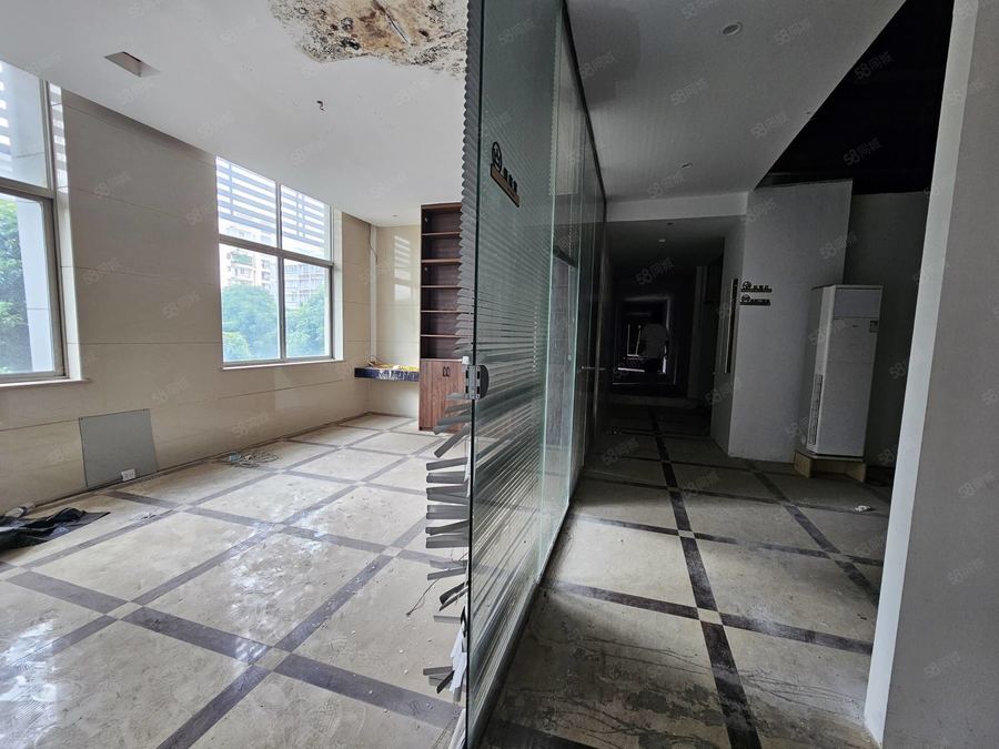 青秀区商铺 琅西闹市 整层商铺出租 多房间 适合各种业态冰点价格出租 实景图