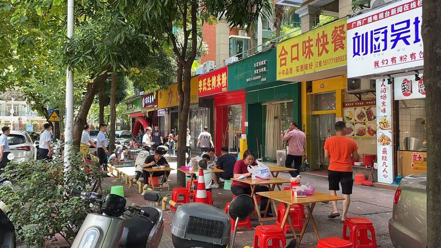 青秀区津头商铺 琅西商圈餐饮成行转让,周边写字楼办公,上班族白领,成熟小区 实景图