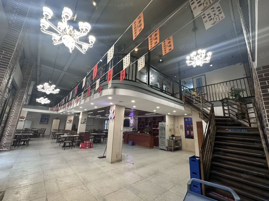 青秀区凤岭北商铺 青秀区东葛望园商圈一拖二楼500带设备餐饮旺铺低价急租 实景图