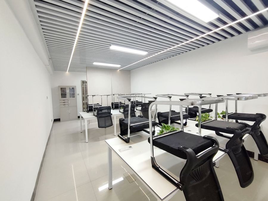 青秀区写字楼 安吉万达 70平 1加1户型 配套 只要50 块一天 可押一 实景图
