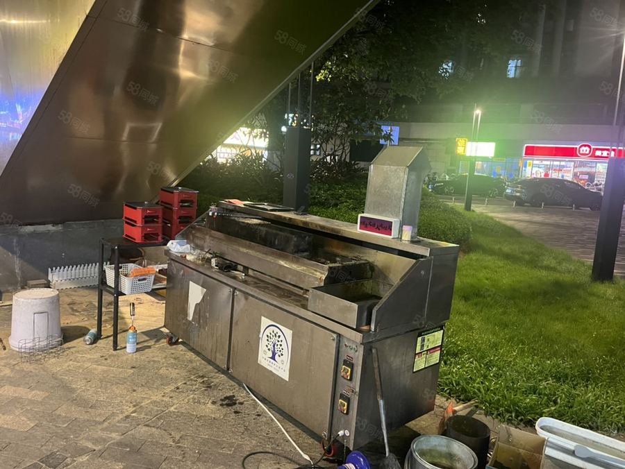 良庆区商铺 非中介转让良庆区天誉城小区楼下夜市烧烤(适合外卖) 实景图