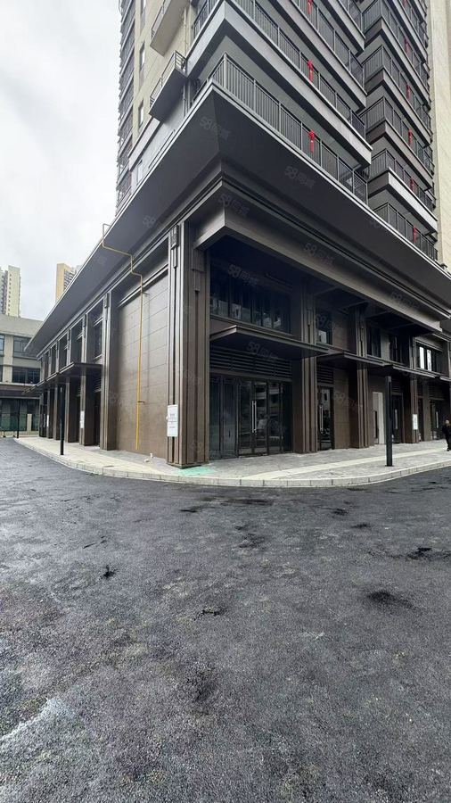 青秀区商铺 北湖招租!小区出入口双门头转角42平不限业态 实景图