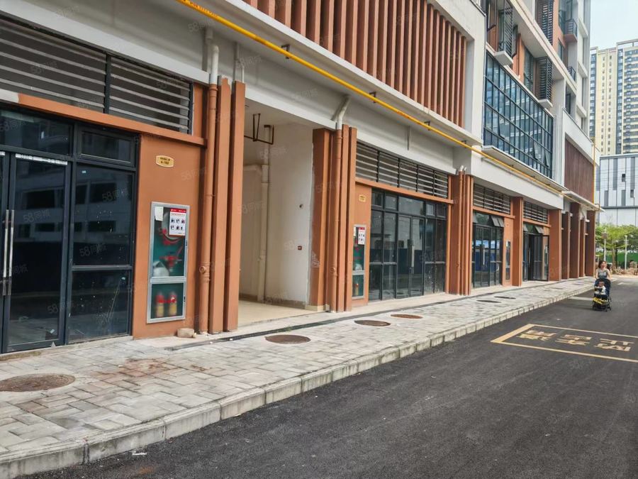 青秀区商铺 配套齐全 万人社区商圈 铺面出租 业主直租 随时看房 实景图