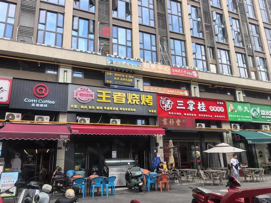 青秀区东葛路商铺 无转让费！有外摆 东葛上临大街 8米门头 200平 位置靓 实景图