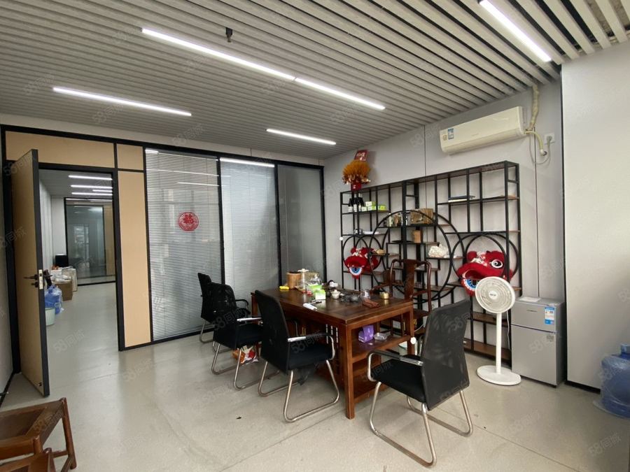 西乡塘区安吉写字楼 新出~华尔街工谷82平 配办公家具 可接待办公 注册营业执照 实景图