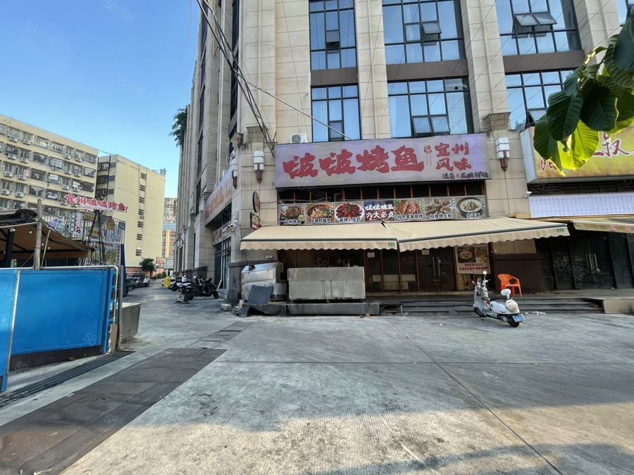 青秀区商铺 虎邱广场临街旺铺可外摆50桌，95平，适合各类餐饮 好停车 实景图
