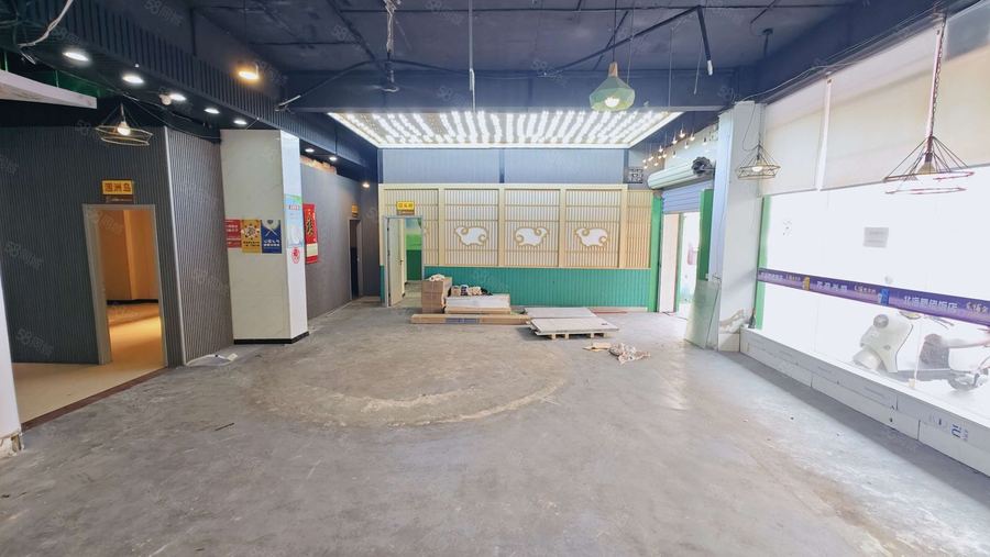 青秀区商铺 建政路商圈 商业街路口430平 临街旺铺出租不限业态 实景图