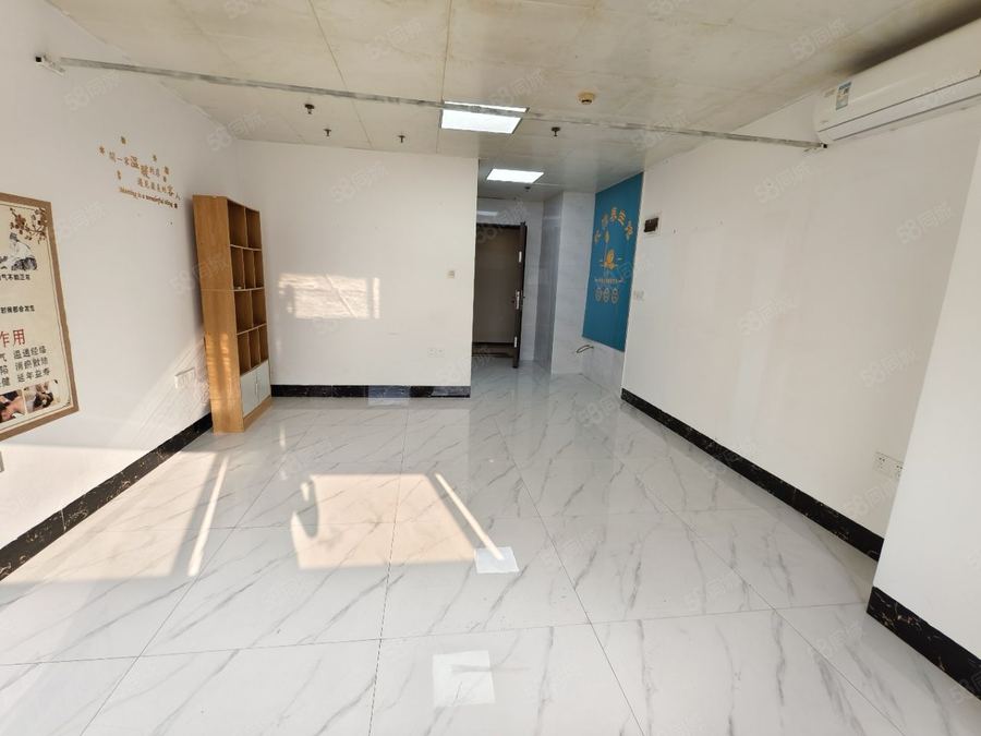 江南区10+1商业大道写字楼 地铁口小户型超低价急租1300月，可注册，可挂靠 实景图