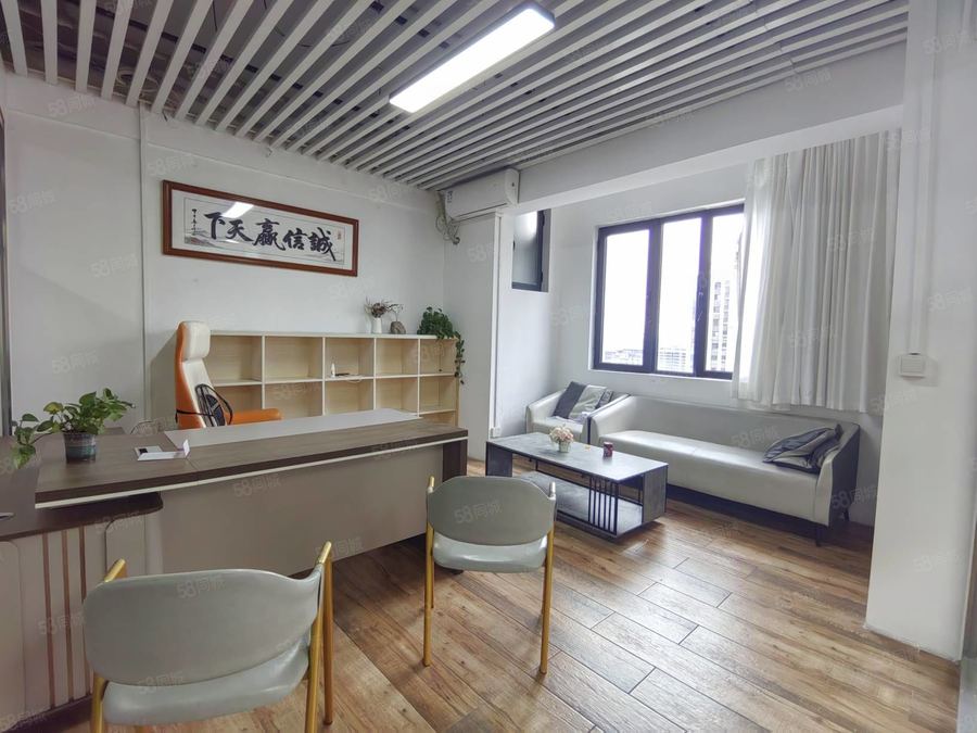 西乡塘区安吉写字楼 安吉万达广场90平,两个隔间配,套办公家具,租2000每月 实景图