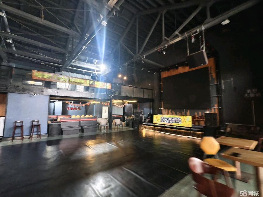 青秀区商铺 酒吧设备齐全直租无转让费 实景图