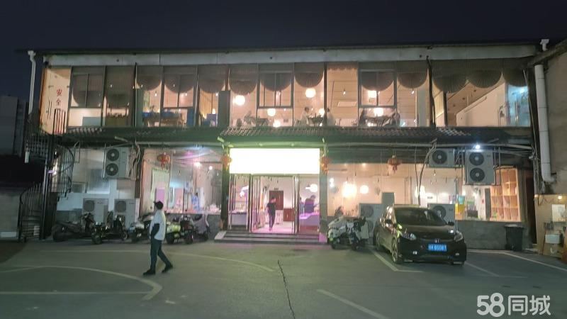 青秀区东葛路商铺 无转让费餐饮旺铺一楼出租，20多元每平米每月 实景图