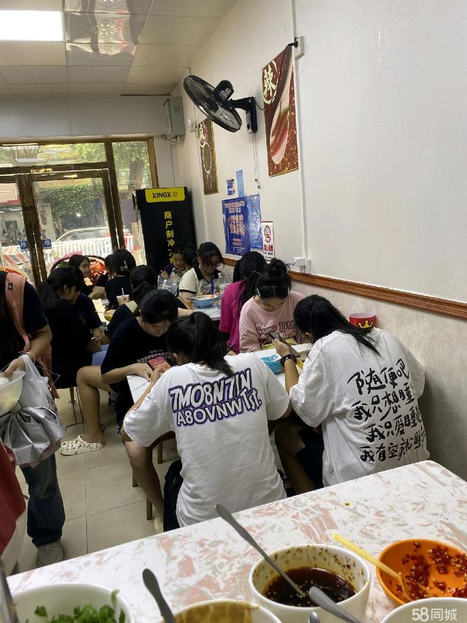 青秀区商铺 那元路58平临街餐铺 临厂区近学校近小区租金实 实景图