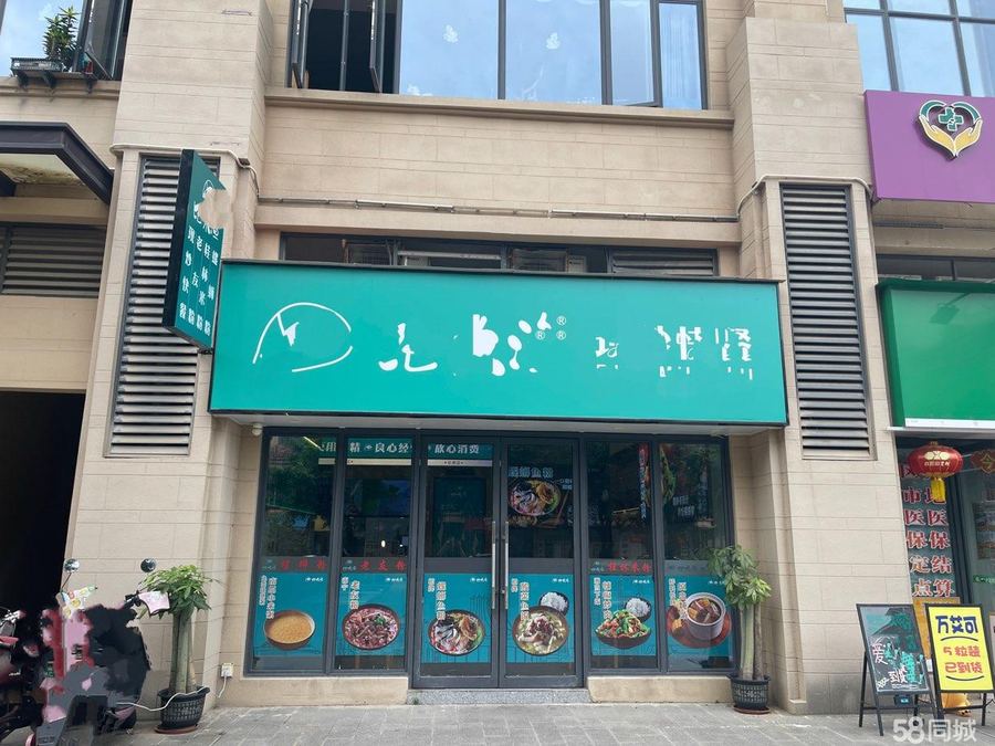 青秀区商铺 【无行业限制】万茂广场80平临街餐饮铺 可明火能外摆。 实景图