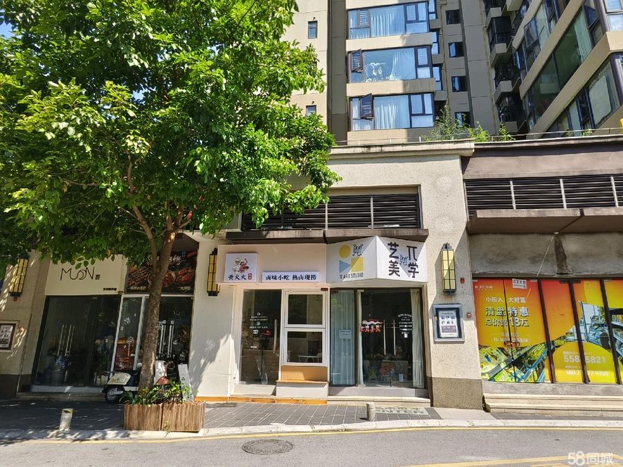 青秀区商铺 凤岭北小区出入口旺铺,靠近小学和幼儿园,业主直租无转让费 实景图